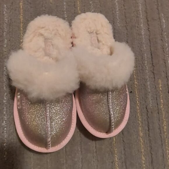 UGG Kids' Cozy II Glitter slippers size 12 - Picture 2 of 7
